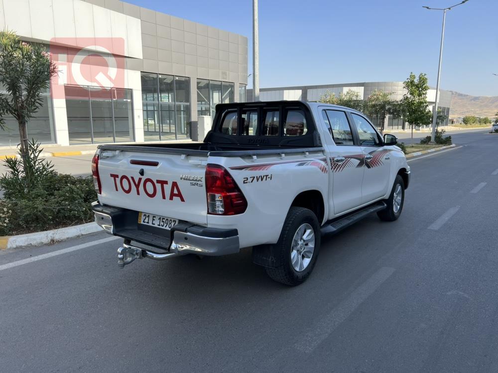 تويوتا هايلوكس